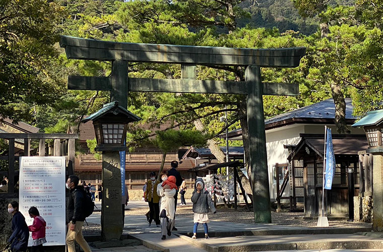 第四の鳥居、銅の鳥居